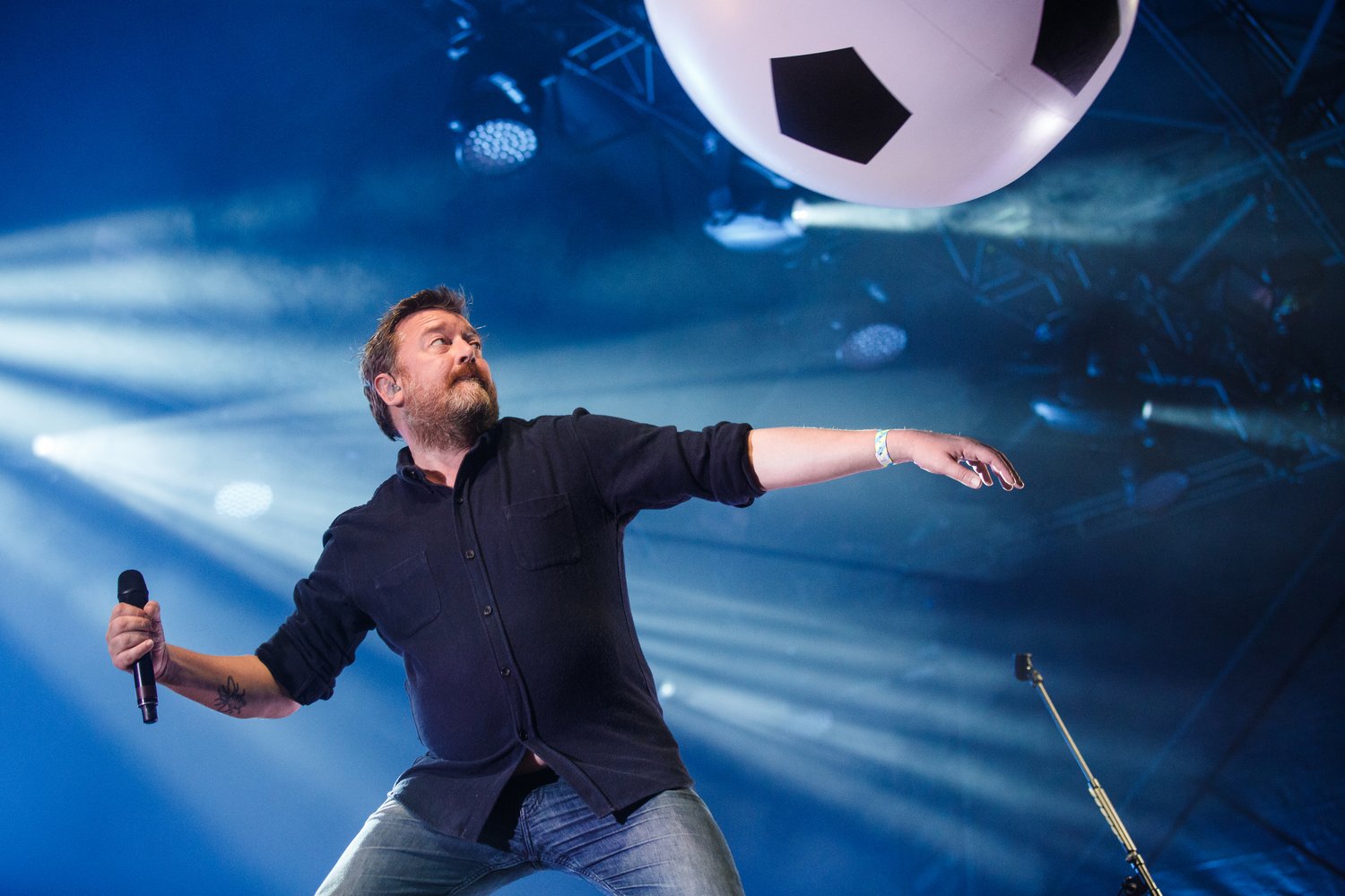 Elbow performing live - by Lucy Lamb