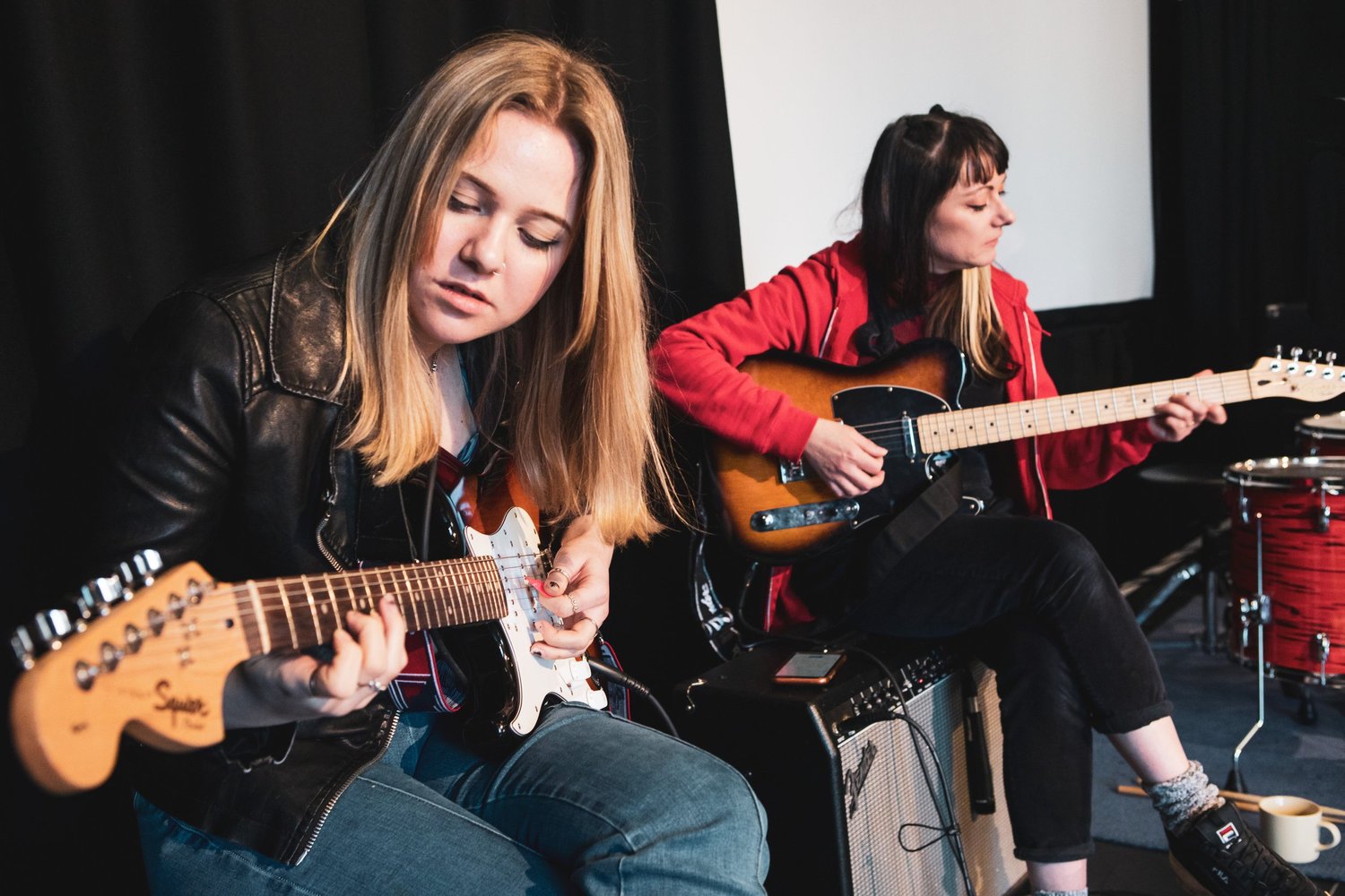 Live music photography by Lucy Lamb